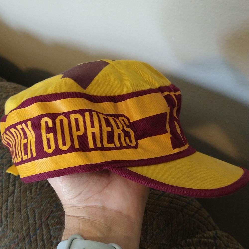 Vintage University of Minnesota Golden Gophers Cap - Picture 2 of 10